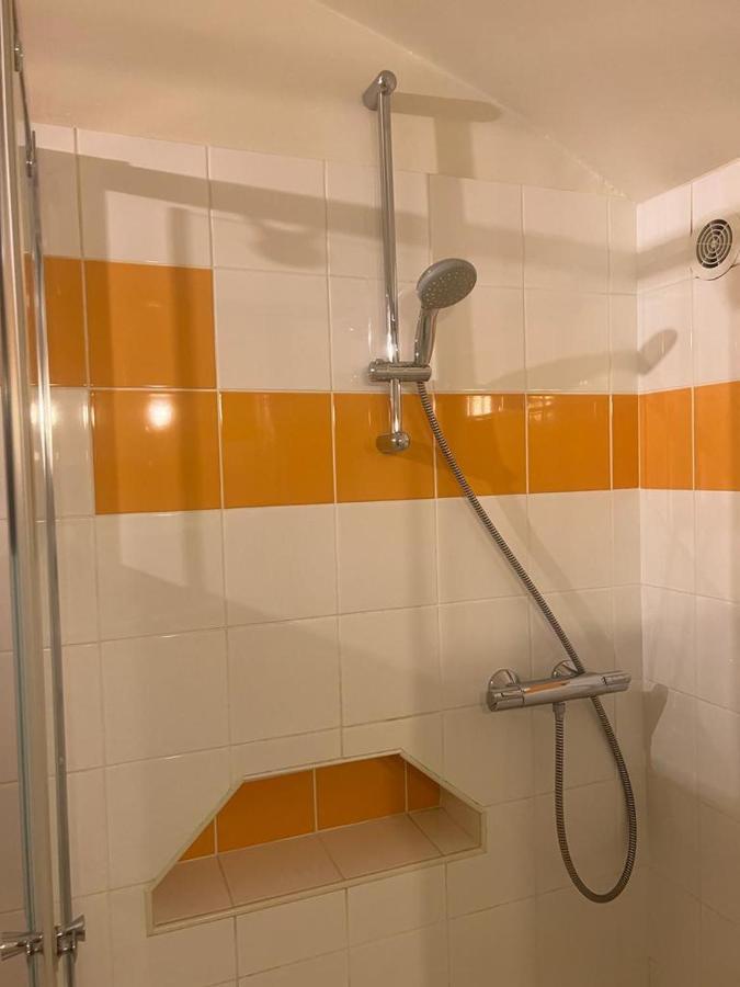 Le Grand Monarque Donzy Hotel Екстериор снимка
