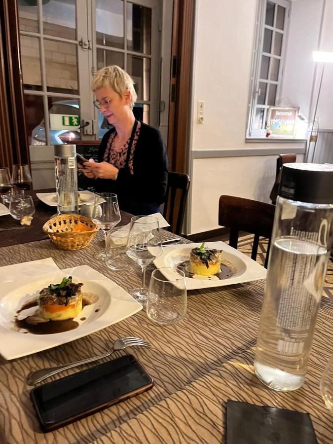 Le Grand Monarque Donzy Hotel Екстериор снимка