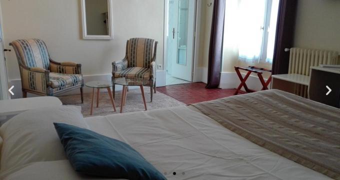 Le Grand Monarque Donzy Hotel Екстериор снимка